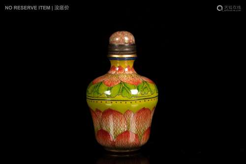 A GREEN GROUND 'LOTUS' SNUFF BOTTLE