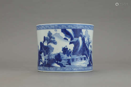 A CHINESE BLUE AND WHITE FIGURE PAINTED PORCELAIN BRUSH POT