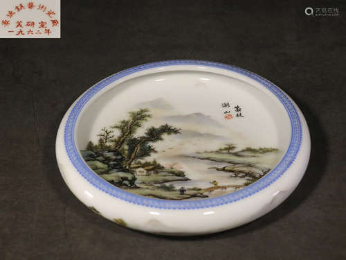 FAMILLE ROSE 'LANDSCAPE SCENERY' DISH