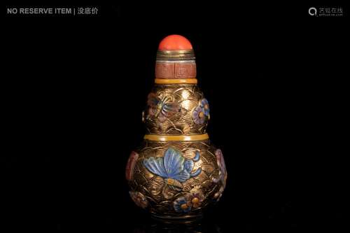 A GILT-DECORATED DOUBLE-GOURD SNUFF BOTTLE