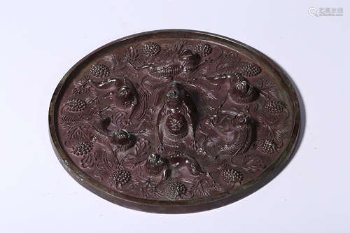 ARCHAIC BRONZE CAST 'MYTHICAL BEAST AND GRAPES' MIRROR