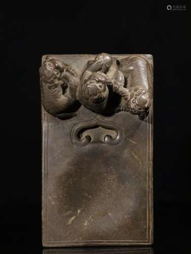 CARVED 'MYTHICAL LIONS' INK STONE PAD