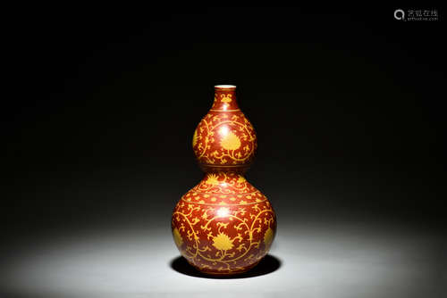 RED GROUND 'FLOWERS' DOUBLE GOURD VASE