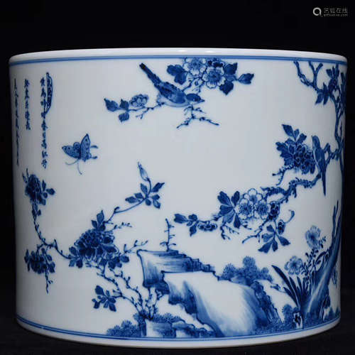 A CHINESE BLUE AND WHITE FLOWER&BIRD PATTERN PORCELAIN BRUSH POT