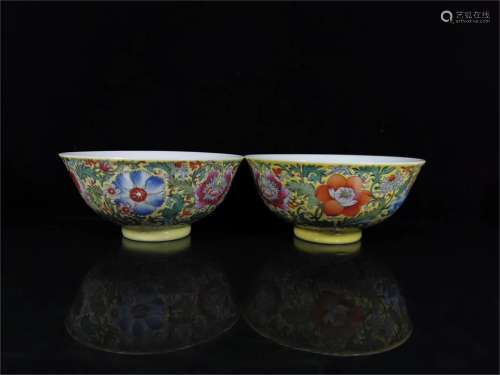 A Pair of Chinese Yellow Ground Famille-Rose Porcelain Bowls
