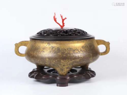 GILT BRONZE DOUBLE-HANDLED TRIPOD CENSER WITH ZITAN