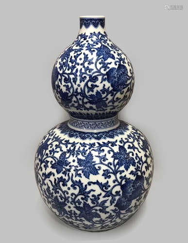 BLUE AND WHITE DOUBLE-GOURD PORCELAIN VASE