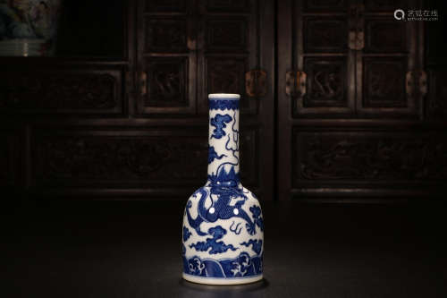 A Chinese Blue and White Dragon Pattern Porcelain Bell-shaped Zun
