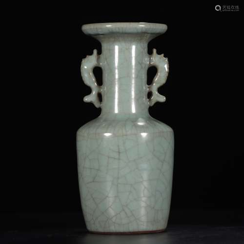 A Chinese Royal Kiln Porcelain Double Ears Vase