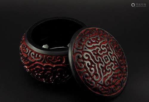 A Chinese Carved Lacquerware Weiwi Box