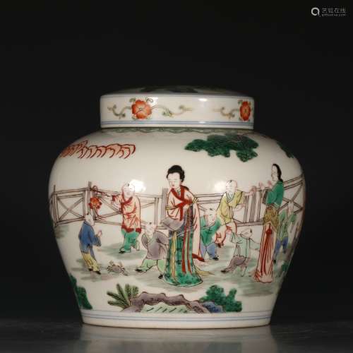 A Chinese Gucai Figure Painted Porcelain Caddy