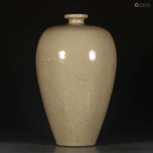 A Chinese Ge Kiln Off-white Glaze Porcelain Plum Vase