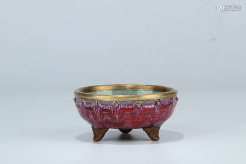 A Chinese Jun Kiln Porcelain Three-legged Bowl