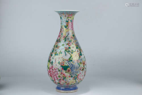 A Chinese Enamel Floral Porcelain Vase