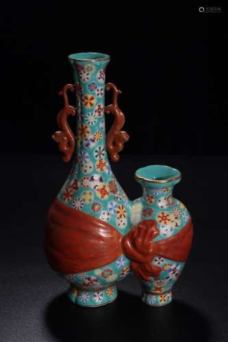 A Chinese Famille Rose Floral Porcelain siamesed Vase
