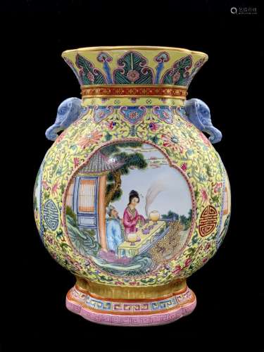 A Chinese Carved Gild Figure Painted Vase