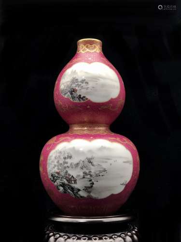A Chinese Carmine Porcelain Gild Ink Landscape Painted Porcelain Gourd-shaped Vase