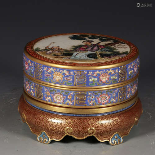 A Chinese Famille Rose Gild Figure Painted Porcelain Box