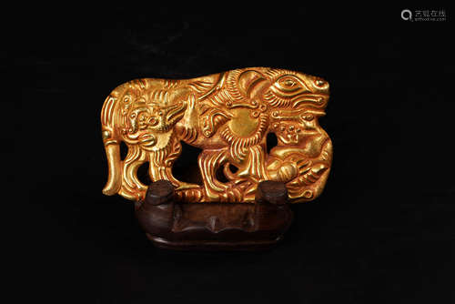 A Chinese Gold Tiger Ornament