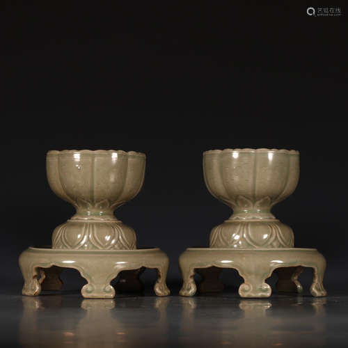 A Pair of Chinese Yue Kiln Porcelain Cups