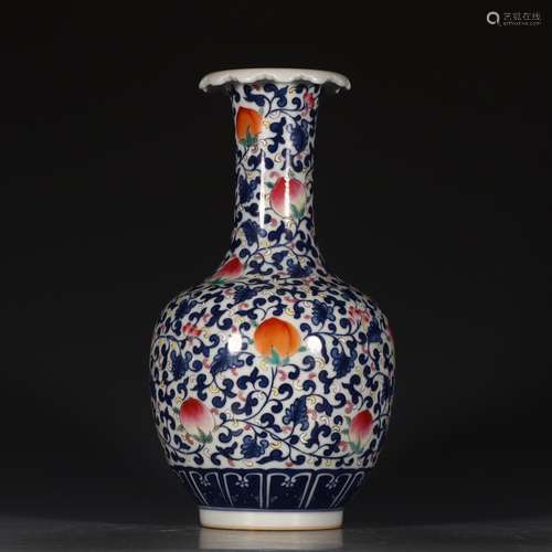 A Chinese Blue and White Floral Porcelain Vase