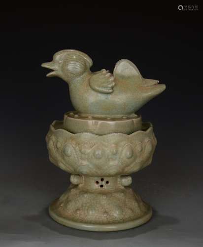 A Chinese Ru Kiln Porcelain Incense Burner