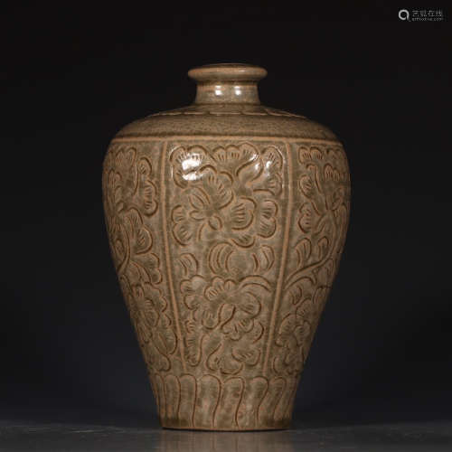 A Chinese Yue Kiln Flower Carved Porcelain Vase