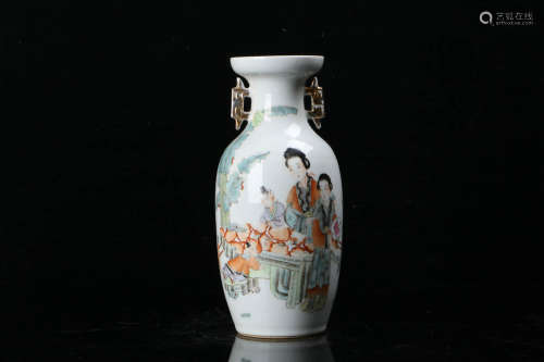 A Chinese Figure Painted Light colorful porcelain Vase