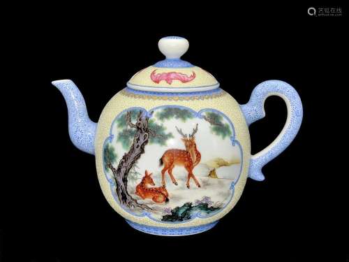 A Chinese Deer Painted Floral Porcelain Pot