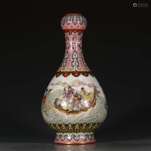 A Chinese Famille Rose Gild Figure Painted Porcelain Garlic Bottle