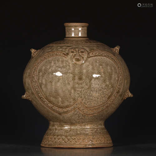 A Chinese Yue Kiln Porcelain Vase