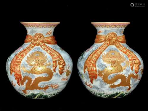 A Pair of Chinese Gild Dragon Pattern Porcelain Vase