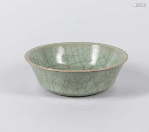 Chinese Antique Celadon Crackle Glazed Bowl