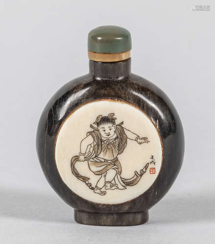 Chinese Carved Ox-horn Snuff Bottle