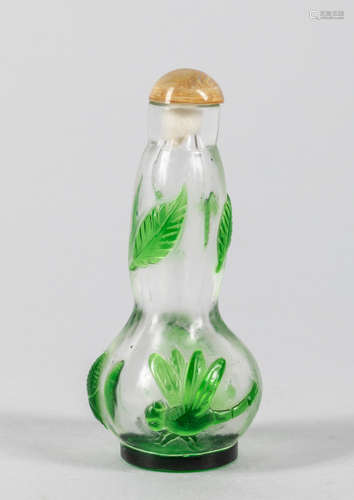 Chinese Carved Overlay Glass Snuff Bottle