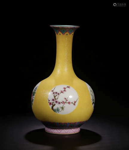 QIANLONG MARK, CHINESE YELLOW GROUND FAMILLE ROSE VASE