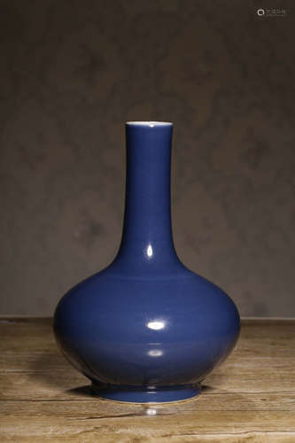 QIANLONG MARK, CHINESE JI-BLUE GLAZED VASE