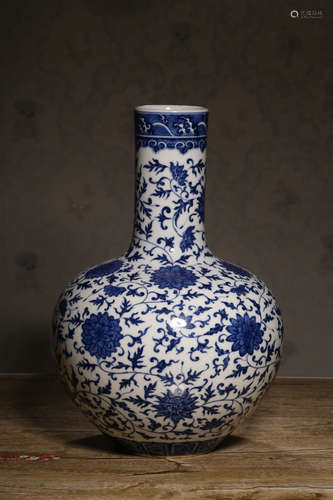 KANGXI MARK, CHINESE BLUE & WHITE VASE