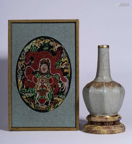 CHINESE GUAN KILN LONG NECK VASE