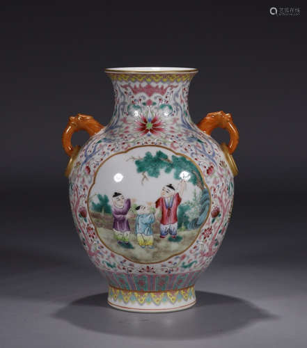 QIANLONG MARK, CHINESE FAMILLE ROSE IRON-RED GLAZED VASE