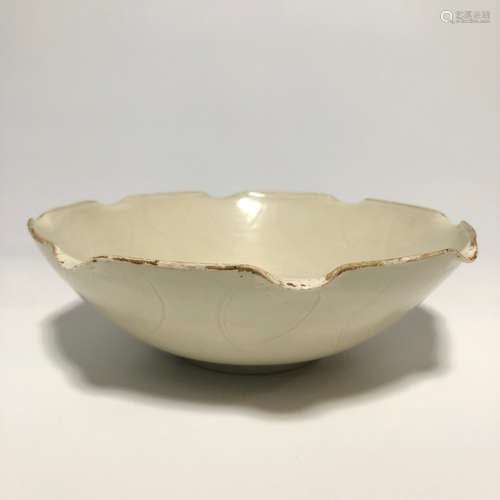 CHINESE DING KILN BOWL