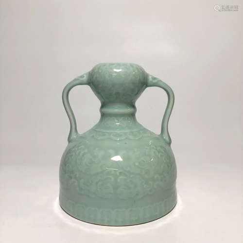 CHINESE CELADON VASE