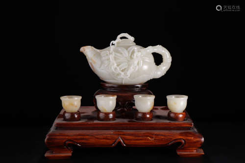 SET OF CHINESE CARVED HETIAN JADE POT