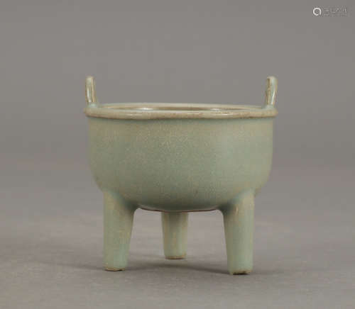 CHINESE LONGQUAN KILN TRIPOD CENSER