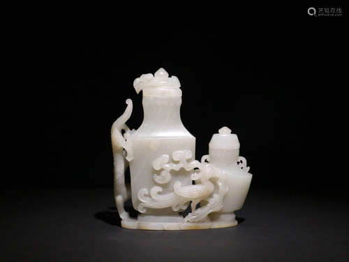 CHINESE CARVED HETIAN JADE VASE