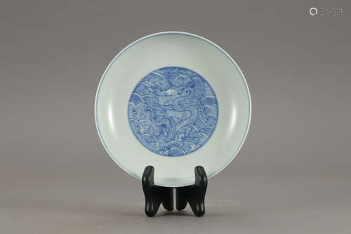 YONGZHENG MARK, CHINESE BLUE & WHITE DRAGON PLATE