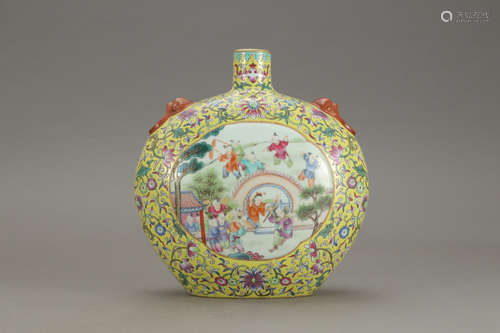 QIANLONG MARK, CHINESE YELLOW GROUND FAMILLE ROSE MOONFLASK