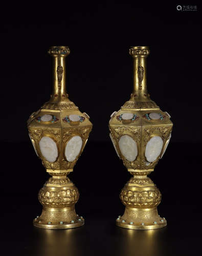 QIANLONG MARK, CHINESE GILT BRONZE VASE