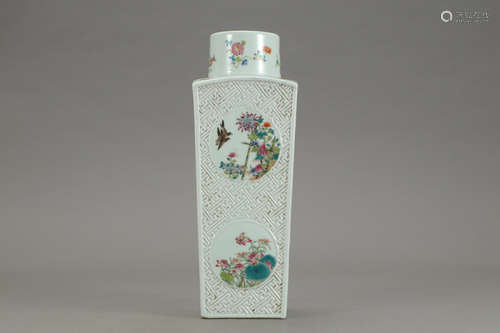 QIANLONG MARK, CHINESE FAMILLE ROSE SQUARED VASE