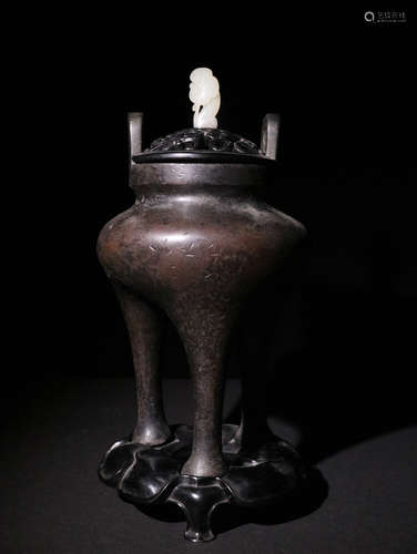 CHINESE BRONZE TRIPOD CENSER